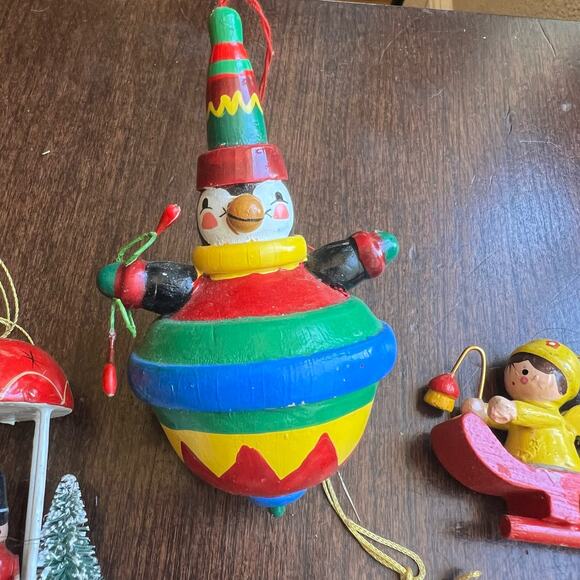 Lot of 6 VTG  Wooden Ornaments 60s 70s Japan Spain penguin Santa sled - Picture 9 of 14